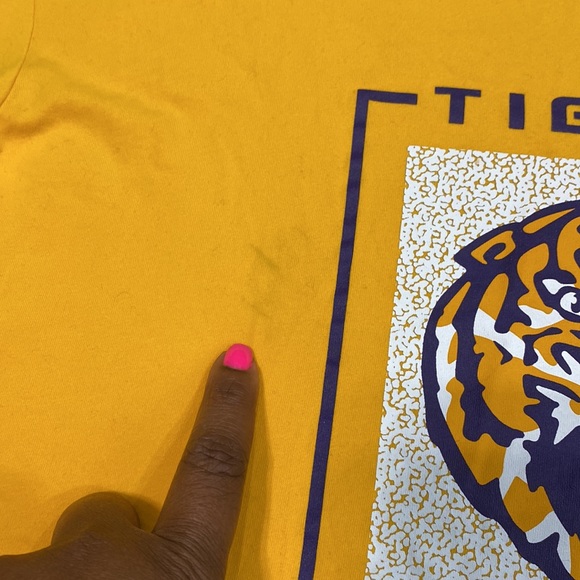 The Nike tee LSU women’s crewneck, short sleeve crop top T-shirt, size large - Picture 4 of 9